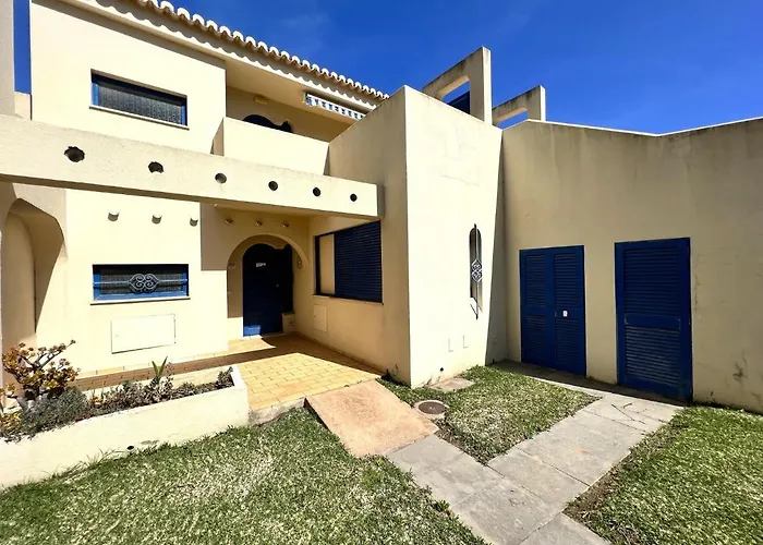 Alvor Secret With Pool By Homing